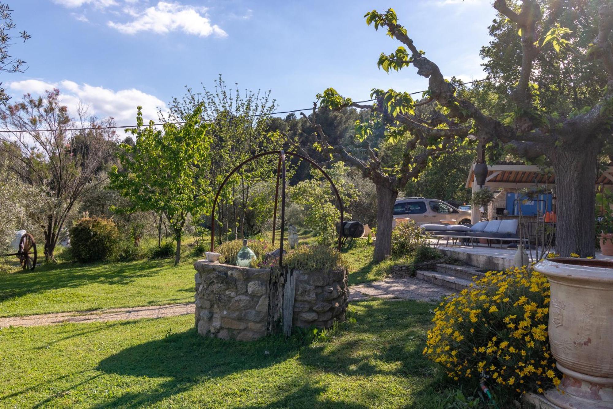Terre Luberon Hotel Pertuis Exterior photo