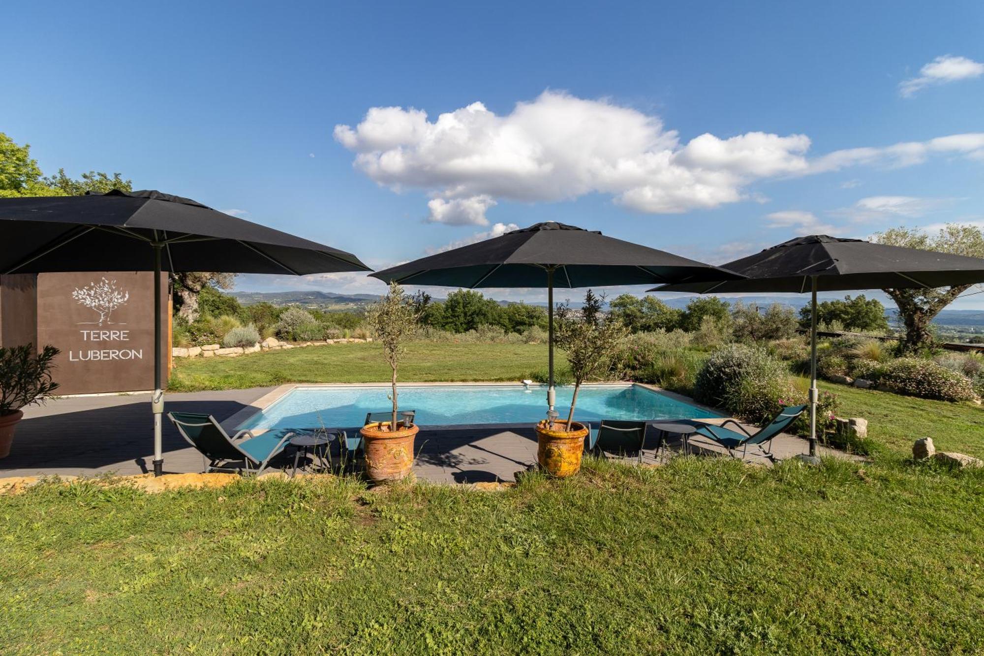Terre Luberon Hotel Pertuis Exterior photo